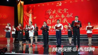 震撼现金墙!东北富豪火了,在职员工万元红包到手!