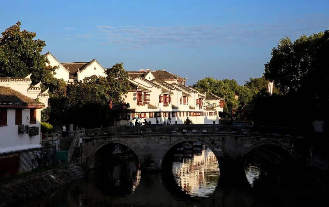 河北发现苏麻喇姑墓，墓地规格与传言相反，被破坏严重