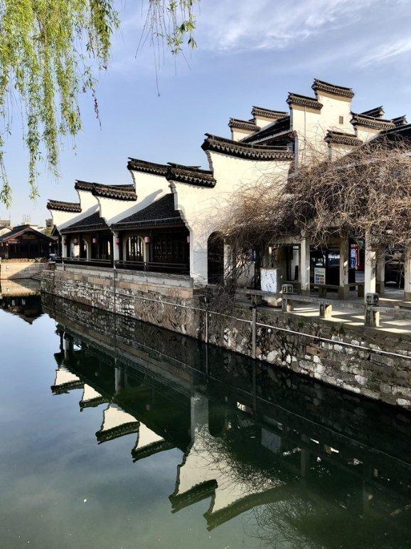 相扑选手大跳跃