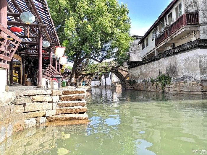 水浒传风雪山神庙中起因，经过，结果。涉及人名各是什么？游戏画面