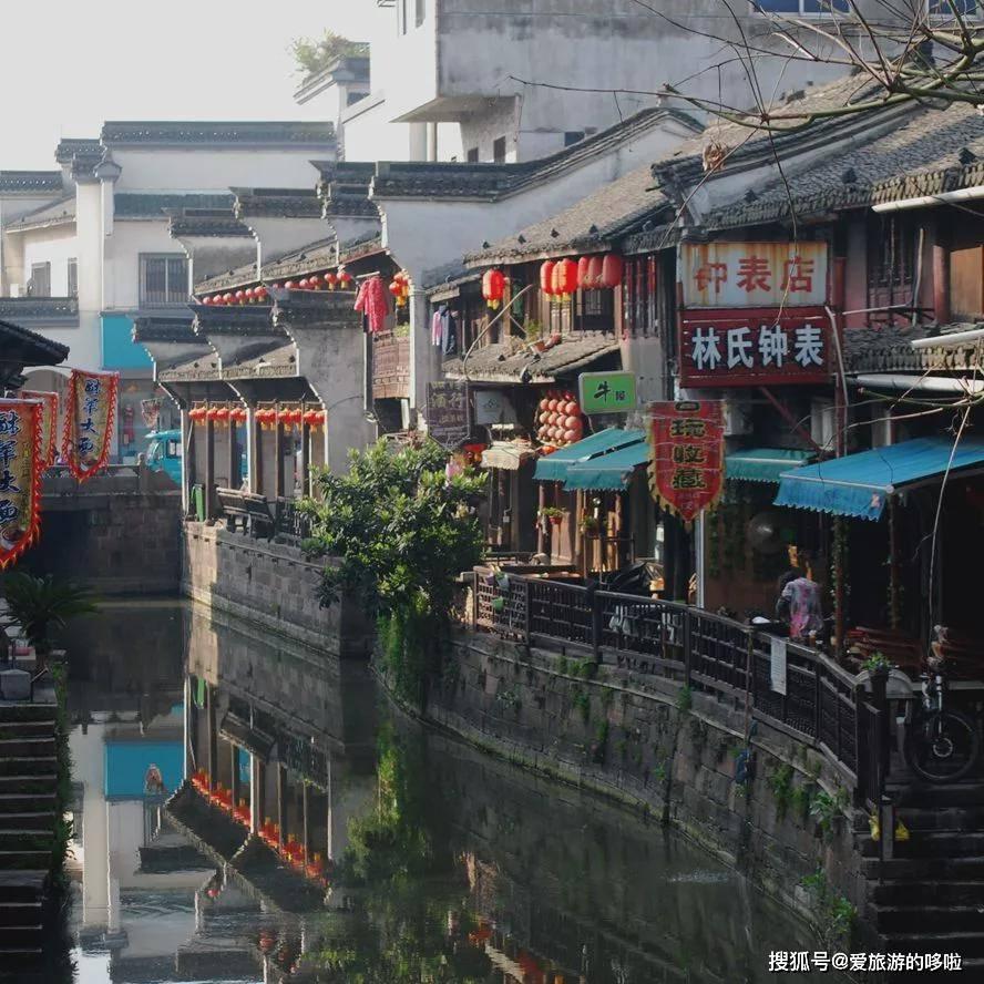 旅客突发不适 多方携手救助
